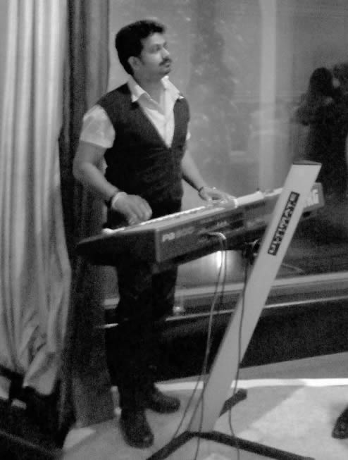 indian keyboard players Gaziantep Turkey