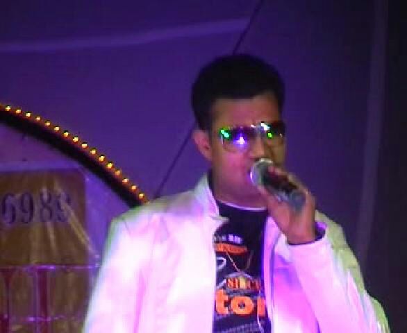 professional male singer Gaziantep Turkey