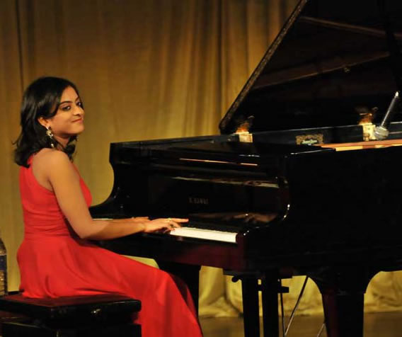 female piano players Gaziantep Turkey